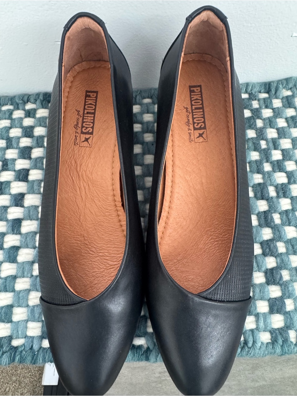 PIKOLINOS Black Leather round toe heels